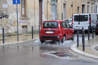 Piove a Lecce, via Leuca è un lago. D'Agata: "Lavori fatti non a regola d'arte" - Corriere Salentino