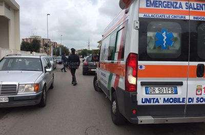 Investiti da un'auto, finiscono in ospedale: paura su via Pitagora - Corriere Salentino
