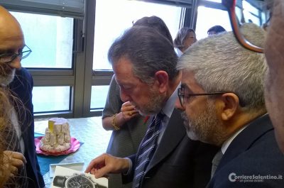 Festa a "sorpresa" in Procura: i magistrati leccesi omaggiano Cataldo Motta prima del suo addio - Corriere Salentino