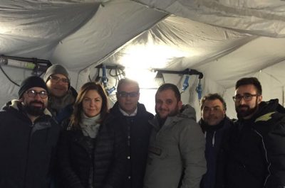 A Norcia un pezzo di Nardò: il sindaco e i militanti di "Andare Oltre" consegnano abiti e coperti ai terremotati - Corriere Salentino