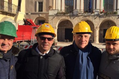 A Norcia un pezzo di Nardò: il sindaco e i militanti di "Andare Oltre" consegnano abiti e coperti ai terremotati - Corriere Salentino