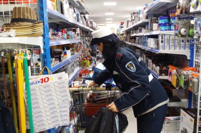 Nardò, ancora empori al setaccio: sequestrati altri 140mila articoli - Corriere Salentino