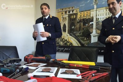 Presi dopo l'ultima spaccata: in auto refurtiva, attrezzi da scasso e cappelli da Babbo Natale - Corriere Salentino