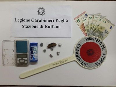 Controlli nel sud Salento: arresti, denunce e due fuggitivi, con la droga nell'auto, sono tutt'ora ricercati - Corriere Salentino