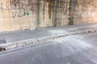 Caduta calcinacci, chiusura del sottopassaggio di Monteroni: traffico in tilt - Corriere Salentino