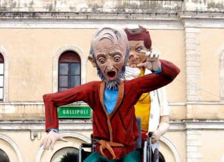 A fuoco uno dei tradizionali pupi di Gallipoli. Ma il rogo era previsto per Capodanno