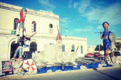 Capodanno di Gallipoli: l'esplosione dei Pupi di cartapesta daranno il via al concertone - Corriere Salentino