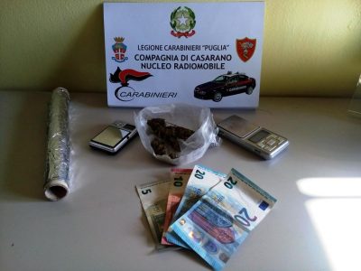 Controlli nel sud Salento: arresti, denunce e due fuggitivi, con la droga nell'auto, sono tutt'ora ricercati - Corriere Salentino