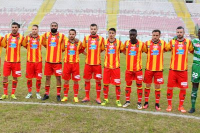 Il Lecce vince per 3-0 sul campo del Messina e torna primo da solo - Corriere Salentino
