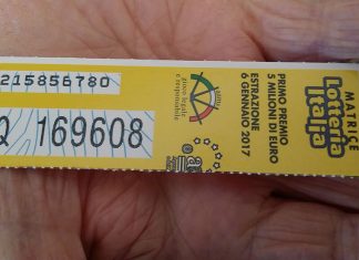 Lotteria Italia: “Mani d’oro” anche quest’anno, il biglietto fortunato venduto in piazza Sant’Oronzo