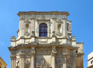 “Armonici respiri”, il fascino della fisarmonica nella Chiesa di Santa Chiara a Lecce