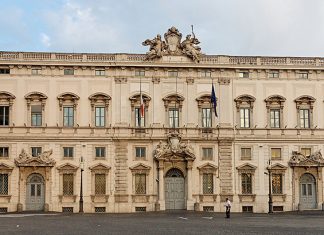 Medaglia d’oro del Presidente della Repubblica al professore salentino Alessandro Carriero