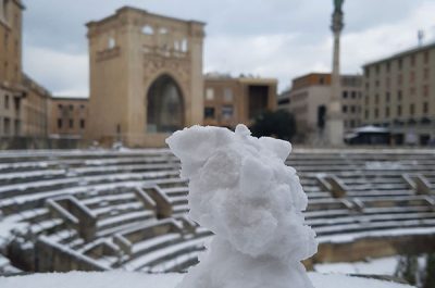 Risveglio sotto la neve per Lecce e provincia, disagi alla circolazione - Corriere Salentino