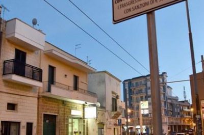 Cartelli stradali “antiprostituzione” nei pressi della stazione di Lecce. D'Agata: "Danno d’immagine per il quartiere" - Corriere Salentino