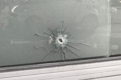 Colpo di pistola contro la stazione di servizio “Eni”, mistero a Lecce - Corriere Salentino