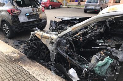 Serata "rovente" in città, tre auto in fiamme: si indaga sulle cause - Corriere Salentino