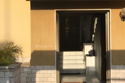 Fiamme in un garage, evacuata la palazzina: danni ai veicoli e allo stabile - Corriere Salentino