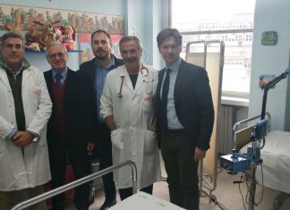 Ospedale “Fazzi”, in Pediatria il dono dei consiglieri M5S per diagnosticare disturbi visivi nei bambini