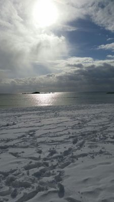 Cartoline dal Salento imbiancato: dai pupazzi di neve al Carlo V al manto bianco in riva al mare - Corriere Salentino