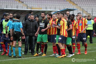 Il Lecce vince 3 - 1 con il Melfi e resta in vetta alla classifica - Corriere Salentino
