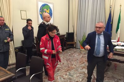 Bufera di neve, il prefetto impone le catene ai mezzi pesanti e scuole superiori chiuse per lunedì - Corriere Salentino