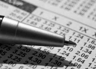 Sperpera i risparmi e una donazione per il figlio disabile con le scommesse on line: indagato padre di famiglia