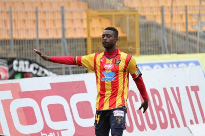Il Lecce vince 3 - 1 con il Melfi e resta in vetta alla classifica - Corriere Salentino