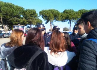 “Questo non è amore”, anche a Lecce la campagna di San Valentino della Polizia di Stato