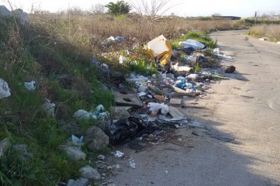 Zona Via Vecchia Cavallino discarica a cielo aperto, Sportello dei diritti: Più controlli e sanzioni per chi abbandona rifiuti - Corriere Salentino