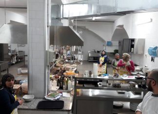 Cucina e integrazione, il binomio vincente del corso organizzato presso il ristorante Ventitré di Lizzanello