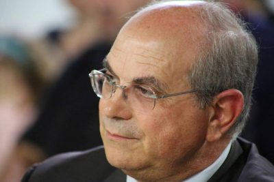 Ancora veleni tra Nisi e Filoni: manifesto funebre indirizzato all’ex sindaco - Corriere Salentino