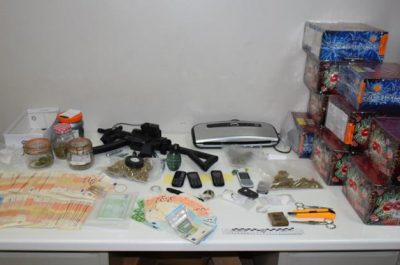 "Skunk", hashish e cocaina. Ma anche 40mila euro: in manette due fratelli - Corriere Salentino