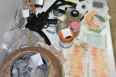 "Skunk", hashish e cocaina. Ma anche 40mila euro: in manette due fratelli - Corriere Salentino