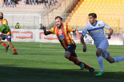 Il Lecce ritrova vittoria e vetta, 2-1 col Siracusa - Corriere Salentino