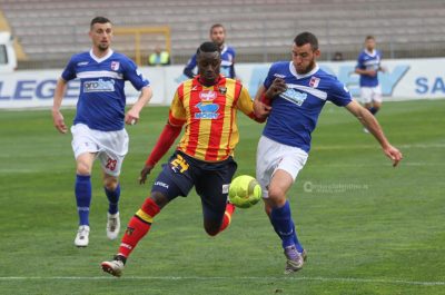 Il Lecce batte la Vibonese e resta solo al comando - Corriere Salentino