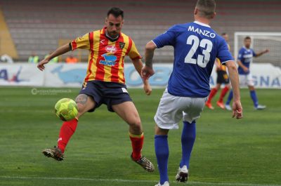 Il Lecce batte la Vibonese e resta solo al comando - Corriere Salentino
