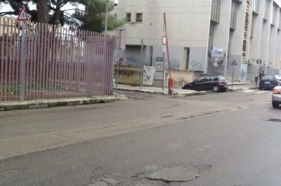 Degrado e pericoli a Lecce anche in “centro”. Lo Sportello dei Diritti: "Campi di battaglia per pedoni e disabili" - Corriere Salentino
