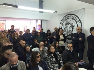 M5S apre il suo comitato: "Niente inciuci". In 32 contro tutti. Lezzi: "Orgogliosi delle defezioni di chi voleva fare carriera" - Corriere Salentino