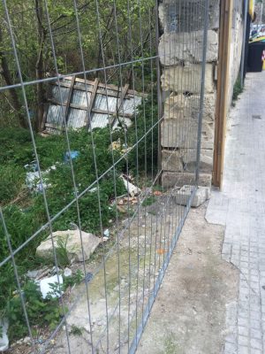 Centinaia di multe: lancio del rifiuto per non pagare le tasse. Lamentele per il degrado della chiesetta Santa Lucia, ma presto tutto sarà riqualificato - Corriere Salentino