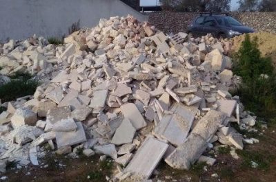 Rifiuti speciali abbandonati in aperta campagna. Denunciati due fratelli - Corriere Salentino