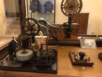 Il museo della radio di Tuglie: dal sistema Morse ai primi telefoni, fino ai televisori che hanno popolato il '900 - Corriere Salentino