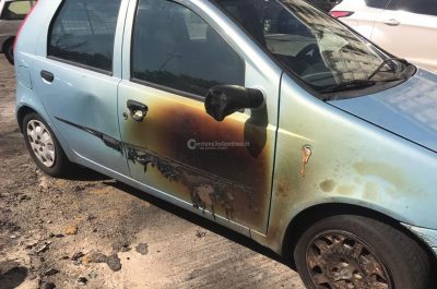 Auto in fiamme in via Bari, incendio danneggia Alfa: si indaga sulle cause - Corriere Salentino