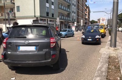 Infarto lo stronca al volante ed abbatte palo pubblicitario, muore professore di 65 anni - Corriere Salentino