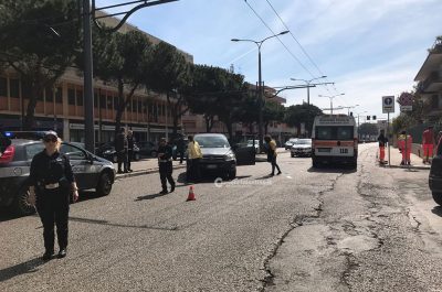 Infarto lo stronca al volante ed abbatte palo pubblicitario, muore professore di 65 anni - Corriere Salentino