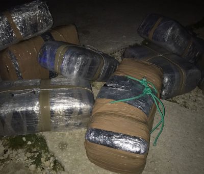 Durante le operazioni di scarico della droga intervengono i carabinieri, due trafficanti fuggono abbandonando il carico di marijuana - Corriere Salentino