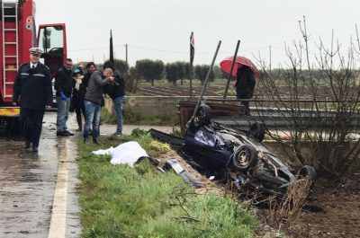 Perde il controllo dell'auto e si ribalta, muore 44enne di Nardò - Corriere Salentino