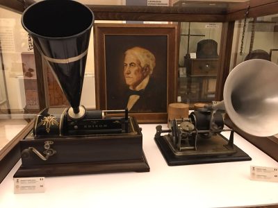 Il museo della radio di Tuglie: dal sistema Morse ai primi telefoni, fino ai televisori che hanno popolato il '900 - Corriere Salentino