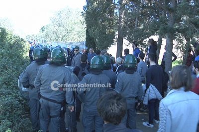 Continua il presidio dei No Tap. Emiliano: “L'espianto degli ulivi è illegittimo” - Corriere Salentino