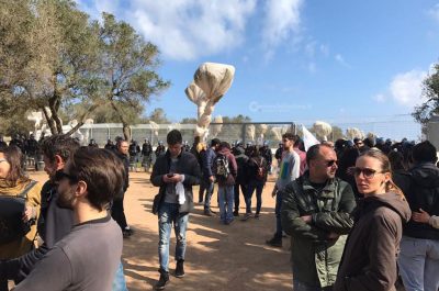 Tap: via libera all' espianto degli ulivi, polizia forza sit-in - Corriere Salentino