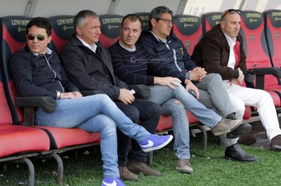 Il Lecce torna a vincere ma Padalino è duramente contestato con fischi e cori: “Vattene” - Corriere Salentino